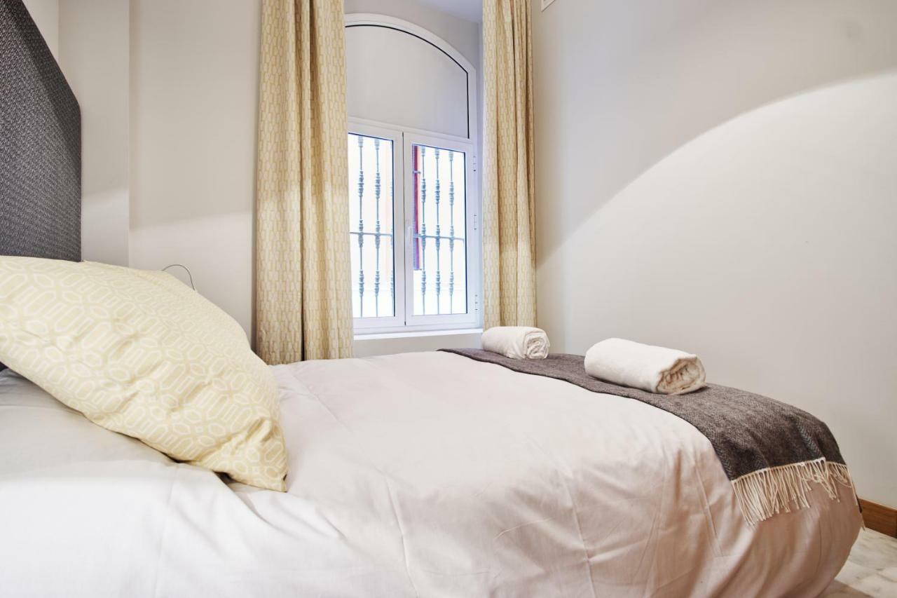 Arenal Carreteria Deluxe Suites By Valcambre Sevilla Eksteriør bilde