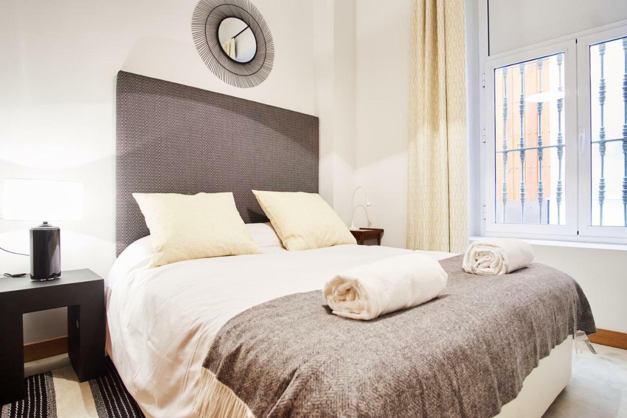 Arenal Carreteria Deluxe Suites By Valcambre Sevilla Eksteriør bilde